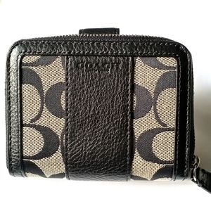 Couch signature two fold  zippered wallet